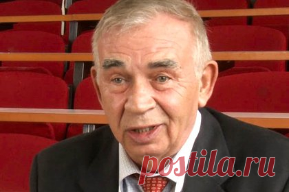 Россиянин получил Нобелевскую премию по химии. Что известно об Алексее Екимове?. Лауреатами Нобелевской премии по химии за 2023 год стали работающие в США ученые Мунги Бавенди, Луис Брус и Алексей Екимов. Награда была присуждена за фундаментальные открытия в области нанотехнологий. В частности, ученые занимались «открытием и исследованием квантовых точек».