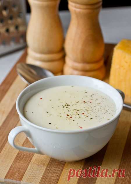 Сырный соус “Морнэ” на Вкусном Блоге Этот густой белый соус с сыром готовится на основе классического соуса бешамель. Его можно подавать к рыбе, птице, мясу, овощам, а также использовать там, где часто применяется бешамель – в лазаньях, гратенах и других запеканках. В последнем случае количество сыра и масла, добавляемых в соус, стоит сократить. Если вы не…