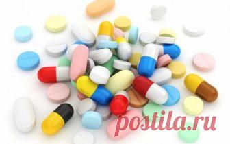 Статины для снижения холестерина последнего поколения, названия препаратов Статины являются современными лекарственными препаратами, помогающие снизить выработку холестерина в печени, соответственно и уровень содержания холестерина в крови становиться ниже. Препараты блокируют деятельность фермента, принимающего участие в соединительном процессе холестерина. Данный фермент носит название ГМГ-КоА-редуктаза. Врачи достаточно часто назначают станины пациентам, особенно если с...