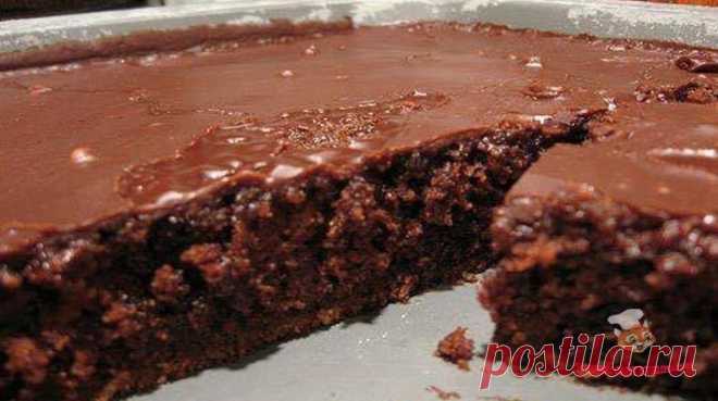 Пирог на кефире простой и вкусный. Когда в холодильнике не густо готовлю такой пирог - любит его вся семья и все родные