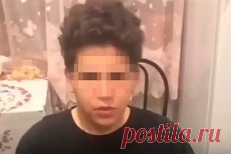 Мать отхлестала по щекам российского школьника на камеру из-за чувств мусульман. Мать отхлестала по щекам школьника из Новосибирска на камеру из-за стихов, оскорбляющих чувства мусульман. На появившихся кадрах видно, как женщина несколько раз бьет мальчика по лицу. «Пока ты на коленях не извинишься перед всеми мусульманами, ты мне не сын», — говорит она.