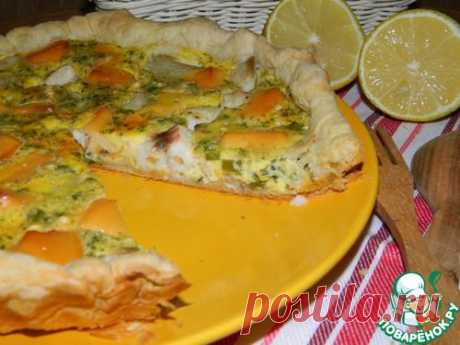 Рыбный пирог с плавленным сыром.
