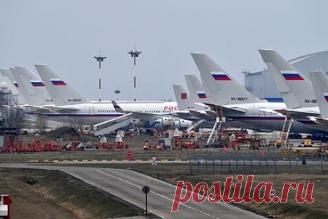 Самолету с делегацией Госдумы запретили пролететь над Швецией и Финляндией. Самолет специального летного отряда «Россия», возвращавшийся из Гаваны в Москву с официальной делегацией Госдумы, не получил разрешения для пролета в воздушном пространстве Швеции и Финляндии. Из-за этого судно сделало крюк, зайдя на территорию России через Мурманск. Затем борт приземлился в аэропорту Внуково-2.