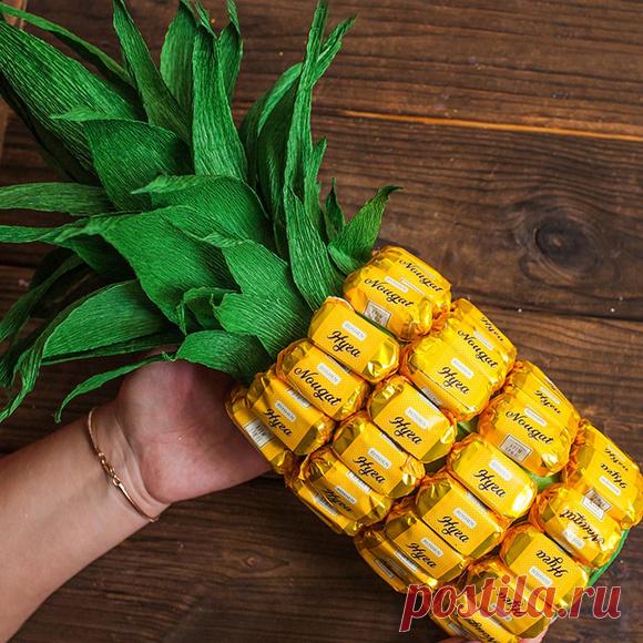 Ананас из конфет DIY МК Оригинальный подарок из конфет своими руками