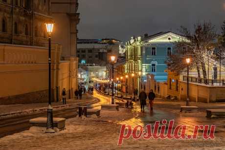 Переулками Ивановской горки: ночная прогулка по Москве