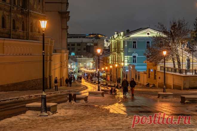 Переулками Ивановской горки: ночная прогулка по Москве