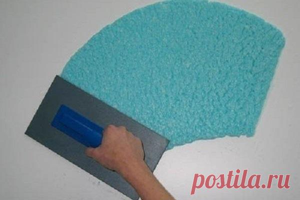 ЖИДКИЕ ОБОИ СВОИМИ РУКАМИ Берем 40 листов бумаги, у меня черновики.
Я для удобства нарезал, но можно и целые.
Всё - в ведро, и заливаем 1,25 л воды (бутылка из-под Аква Минерале)
Оставляем кваситься (я на час оставлял, можно и больше).
Все перемалываем насадкой и дрелью.
Добавляем коллер, 2 крышечки (можно и не зеленый)