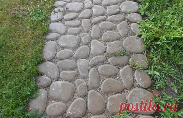 (99+) Как своими руками сделать тротуарную плитку с имитацией брусчатки - Сам себе мастер - 18 июля - 43612901866 - Медиаплатформа МирТесен Дорожки из брусчатки органично вписываются в любое окружение, особенно если это сад или приусадебная территория на дачном участке. Правда, приобретение такой плитки может влететь в копеечку. Поэтому можно пойти альтернативным путем и сделать тротуарную плитку с имитацией брусчатки своими руками из - 18 июля - 43612901866 - Медиаплатформа МирТесен