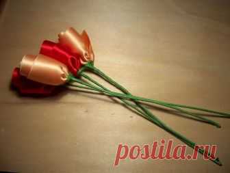 Розы из атласных лент
