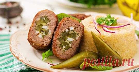 Мясные зразы с солёными огурцами и яйцами