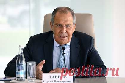 Лавров вспомнил слова бывшего моджахеда о советских солдатах в Афганистане. Министр иностранных дел России Сергей Лавров вспомнил слова одного из бывших моджахедов, который участвовал в войне и в дальнейшем стал председателем парламента Афганистана, о выводе советских войск из страны. Собеседник главы МИД выразил уважение к воинам из СССР и отметил, что они вели себя достойно и как мужчины.