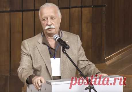 Леонид Якубович об угрожающем положении малой авиации Телеведущий Леонид Якубович, помимо 25 лет в эфире телепрограммы «Поле чудес» — частный пилот с налётом более 1600 часов (для частного пилота, как и для