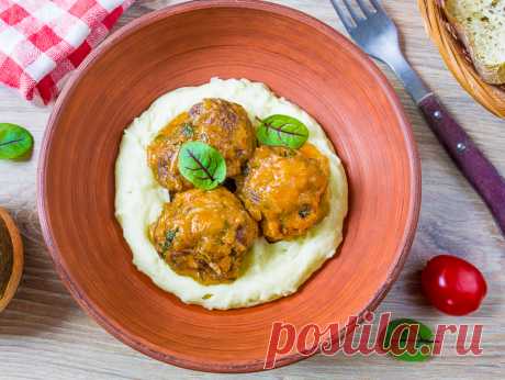 Кабачковые тефтели с рисом на Вкусном Блоге И еще один рецепт с кабачками – на этот раз в основном блюде (но если вы все еще не попробовали кабачковые кексы – обязательно это сделайте). Сегодняшние тефтели получаются сочными за счет кабачка и нежными благодаря рису в составе. Фарш можно использовать любой – у меня в этот раз смешанный,…