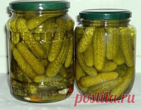 КОРНИШОНЫ МАРИНОВАННЫЕ
 
Ингредиенты на 1 литровую банку:
 
Огурцы мелкие (сколько влезет)
 
Вода
 
1 ст. л. соли
 
2-2,5 ст. л. сахара
 
3 ст. л. 9% уксуса
 
2 зонтика укропа
 
1 лавровый лист
 
По 4 листа чёрной смородины и вишни
 
Кусочек листа хрена
 
Небольшой кусочек перца чили
 
5 горошин душистого перца
 
5 горошин чёрного перца
 
1 зубчик чеснока
 
Щепотка зёрен горчицы
 
Приготовление
 
Огурцы тщательно помыть и залить холодной водой не более, чем на 6 часов. Про...