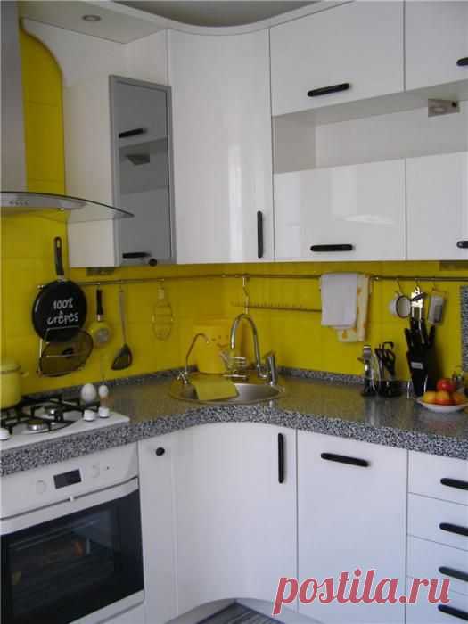 Кухня на троих, где невозможно поссориться, такая она светлая и позитивная