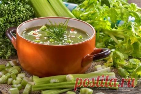 Волшебный суп от хирургов!  Суп из сельдерея для похудения разработали американские хирурги, для того чтоб перед предстоящей операцией, люди страдающие ожирением могли похудеть.  Суп очень эффективный, такая диета не жесткая и позволяет похудеть очень быстро. Сельдереевая диета не имеет противопоказаний или каких-либо ограничений, соблюдать диету может каждый. При регулярном употреблении сельдерей оказывает общеукрепляющее, омолаживающие и даже очищающие действие.  Сельдер...