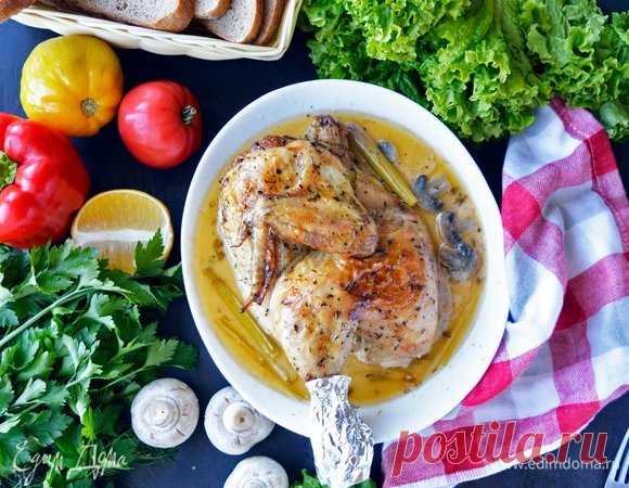 Курица «Том Ям» с лемонграссом в кокосовом молоке. Ингредиенты: курица тушка, лемонграсс (лимонное сорго), чеснок