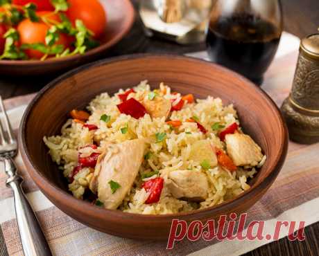 Плов из курицы со сладким перцем на Вкусном Блоге Еще один рецепт для повседневного ужина или обеда. Еще одна вариация плова, из доступных продуктов. Моркови и лука лучше не жалеть – это сделает блюдо более сочным и насыщенным. Что касается риса, то из доступных вариантов басмати входит сюда по вкусу и форме зерна лучше всего – ни с каким…