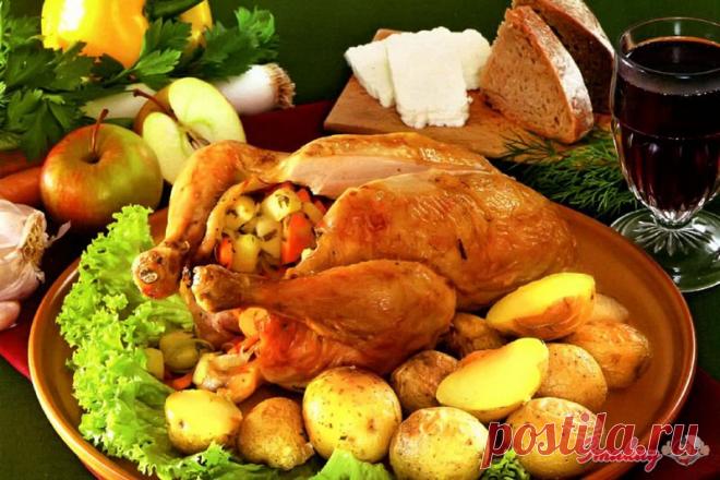 Курица, фаршированная фруктами и овощами
