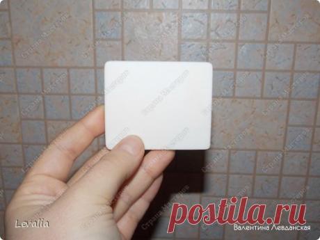 Всем здравствуйте! Всегда хотела попробовать лепку из холодного фарфора, но варить его жутко не хотелось. Однажды попробовала сделать его по одному мастер-классу без варки, но ничего из этого не вышло: все на утро потрескалось. Ну и забылось как-то. Недавно возобновила поиск своего рецепта и нашла: холодный фарфор без варки на основе обойного клея с маленькими хитростями. Собрала всю информацию, соединила и получился приятный, потрясающе пластичный комочек, притом белоснежный без единого наме...