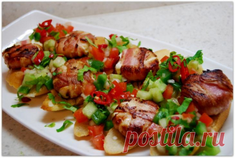 bruschetta (брускетта) с обжаренным козьим сыром в беконе