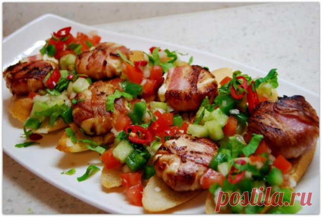 bruschetta (брускетта) с обжаренным козьим сыром в беконе