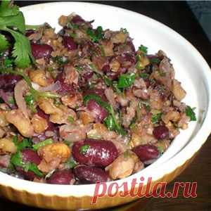 Лобио с орехами.
