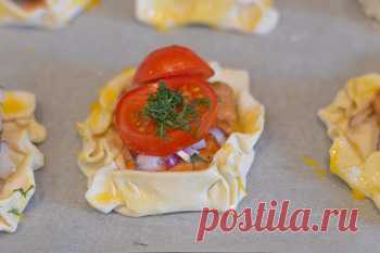 Тарталетки с семгой и овощами - рецепт с пошаговыми фото / Меню недели