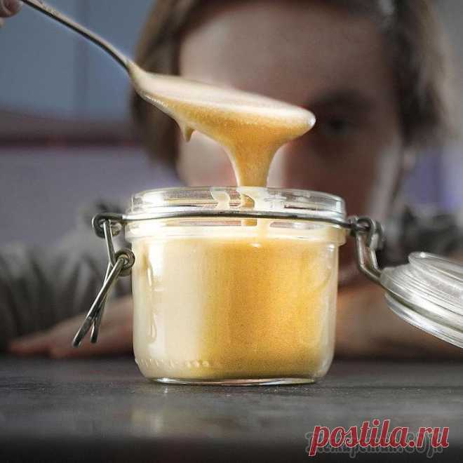 Тахини + идеальный соус (заправка для салатов) Вы просили — мы сделали! Под прошлым Выпуском с Фалафелем — — вы оставили столько сообщений про Тахини, что не приготовить его было бы преступлением! Как и сам Фалафель, данный рецепт веганский, но эт...