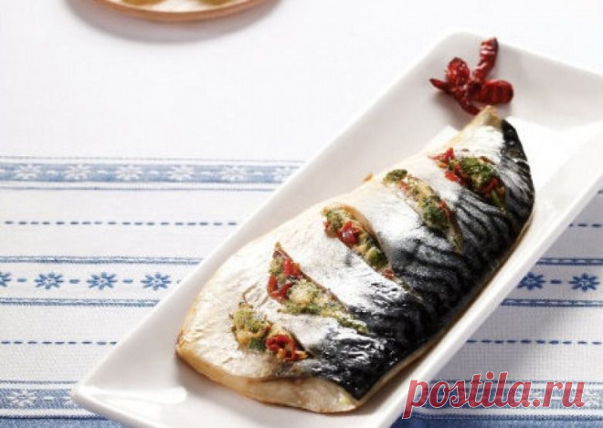 Скумбрия с чесноком и брокколи / Рыбные вторые блюда / Кукорама — вкусные рецепты!