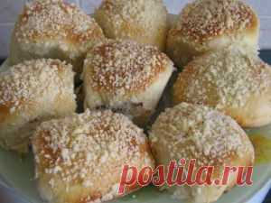 Булочки с наполнителем и посыпкой