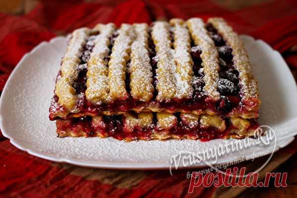 Быстрый вишневый пирог: рецепт с фото пошагово в духовке, из слоено-дрожжевого теста Рецепт быстрого вишневого пирога из слоено-дрожжевого теста, приготовленного в духовке. Пошаговые фото помогут в процессе приготовления вкусной выпечки