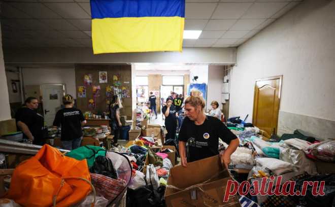 Швейцария начнет платить украинским беженцам до $4,4 тыс. за отъезд домой. Швейцария готова платить украинским беженцам до $4,4 на человека за возвращение на родину, пишет SwissInfo со ссылкой на концепцию секретариата по миграции. По плану властей, из 70 тыс. беженцев выехать из страны согласятся 80%