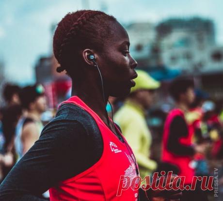 Простые люди на улицах Сеула Фотограф Тай Гилсон делает фотографии простых уличных сцен в Сеуле (Южная Корея). Вот несколько интересных фотографий, которые сделал Тай, бродя по улицам