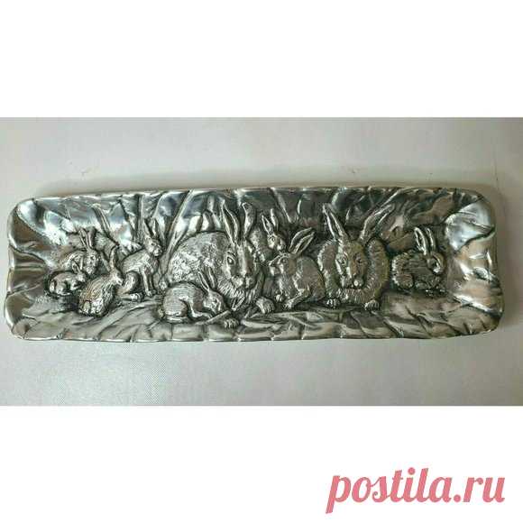 Vintage Metalware Bunny Rabbit Design Tray Platter Pewter Silver Arte Latino Inc Shop tes_boutique's closet or find the perfect look from millions of stylists. Fast shipping and buyer protection. Vintage Arte Latino Inc Metalware Bunny Rabbit Design Tray Platter Pewter Silver


Brand:  Arte Latino Inc.
Type: Tray
Pattern: Bunny
Featured Refinements: Carved Bunny Design, Decorative, Vintage
Country/Region of Manufacture: Mexico
Modified Item: No
Condition: Pre-Owned in Exce...