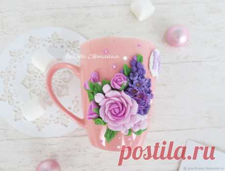 Купить Кружка Розы и сирень в интернет магазине на Ярмарке Мастеров Купить или заказать Кружка Розы и сирень в интернет магазине на Ярмарке Мастеров. С доставкой по России и СНГ. Срок изготовления: 2-3 дня или в зависимости от&hellip;. Материалы: кружка керамическая, полимерная глина. Размер: 9.5 см, 330мл