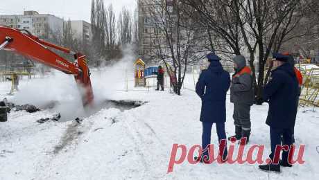 В Саратове открыли пункт обогрева после аварии на 140 домов. Мэр Саратова Лада Мокроусова сообщила, что в городе открыт пункт обогрева после того, как из-за коммунальной аварии в мороз остались без тепла свыше 140 многоквартирных домов, где проживают порядка 28 тысяч человек. Об этом она сообщила в ...