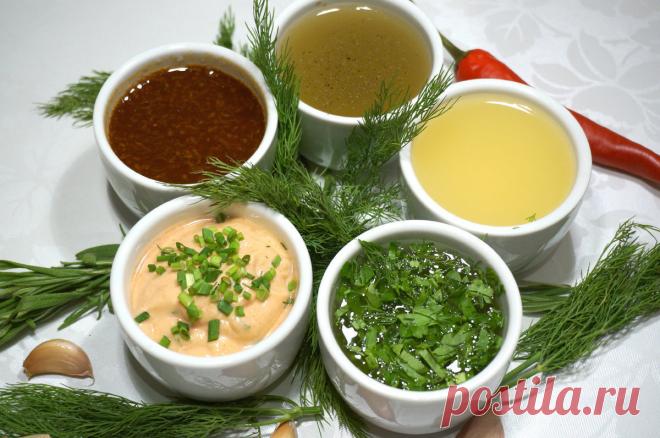 Главное в салате — это... соус! 
Предлагаю несколько проверенных и вкуснейших заправок для салатов, которые могут не просто заменить майонез, но и сделают ваше блюдо намного вкуснее и оригинальнее!
В зависимости от соуса, вы получит…