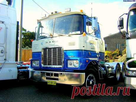 ROAD TRAINS | AUSTRALIAN TRUCKS