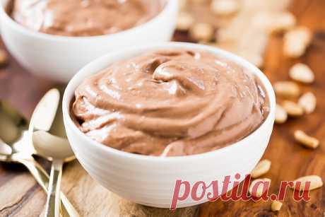 Банановый десерт
Рецепт вкуснейшего десерта из замороженного банана, арахисового масла, какао-порошка с добавление ванильного экстракта. Ароматный десерт можно замораживать и подавать как мороженое.