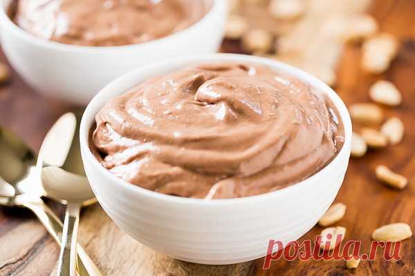 Банановый десерт
Рецепт вкуснейшего десерта из замороженного банана, арахисового масла, какао-порошка с добавление ванильного экстракта. Ароматный десерт можно замораживать и подавать как мороженое.