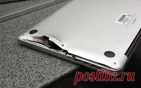 MacBook Pro спас жизнь американца во время стрельбы в аэропорту Флориды В пятницу в аэропорту курортного города Форт-Лодердейл во Флориде произошла стрельба. Нападавшего задержала полиция. По информации шерифа округа Броуард, в результате погибли 5 человек, 8 получили ранения. В ходе перестрелки один из посетителей аэропорта по имени Стив Фраппиер чудом остался жив – его спас MacBook Pro. Ноутбук Фраппиера находился в рюкзаке. Услышав стрельбу и крики, он бросился на пол. Пуля, направленная в…