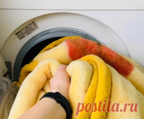 Метод двух половин. Нашла способ, как постирать тяжелое одеяло в машинке | Она знает | Дзен