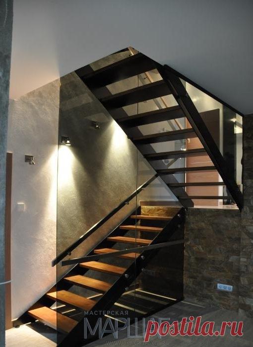 Лестницы, ограждения, перила из стекла, дерева, металла Маршаг – Ограждение лестницы из черного стекла