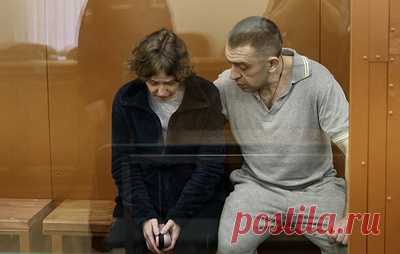Обвиняемым в терактах на объектах РЖД просят назначить от 18 до 22 лет. Всего судят троих фигурантов
