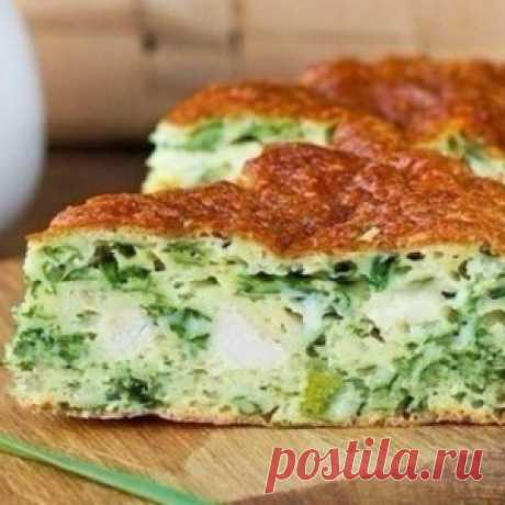 Вкуснющий пирог с зеленым лучком и курицей под сырной коркой