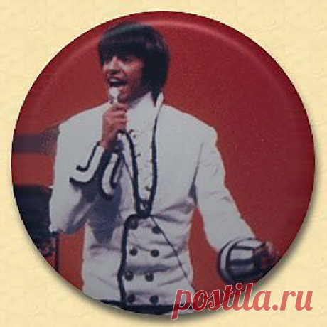 Порой когда работаешь за компьютером, хочеться послушать на фоне какую-нибудь музыку. То, что есть на жестком диске, уже давно надоело, а хочется чего-то новенького ). И вот тут на помощь приходит Интернет, где можно найти кучу сайтов, где можно послушать музыку онлайн. К сожалению, не все из них качественные, а многие просто убивают обилием тизеров, баннеров и попапов. Но есть ресурс на котором нет всего этого 1000plastinok.net
