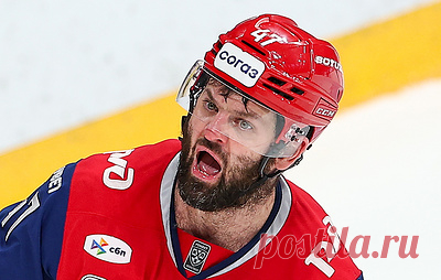 Радулов установил рекорд по голам в чемпионате КХЛ для игроков старше 39 лет. Гол в матче с "Салаватом Юлаевым" стал для 39-летнего форварда "Локомотива" 13-м в текущем регулярном чемпионате КХЛ