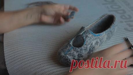 «Летние туфли «Мэри Джейн» в технике нуно-фелтинг»