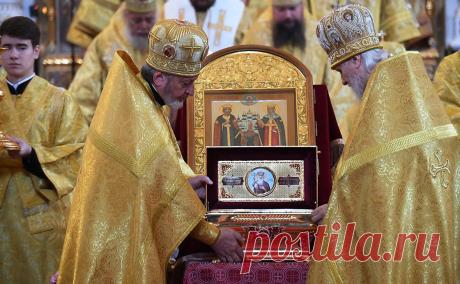 Мощи князя Владимира в День крещения Руси перенесут к памятнику у Кремля. В этом году отмечается 1035 лет крещения Руси. 28 июля патриарх проведет литургию и возглавит крестный ход с мощами князя Владимира Крестителя к его монументу на Боровицкой площади, где приложиться к ним смогут все желающие